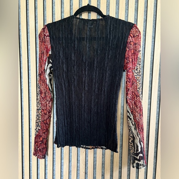 Alberto Malaki- Elegant Sheer Top with lace and sequin details - Small - Picture 3 of 5